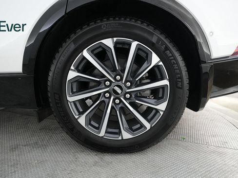 Used 2024 Cadillac Lyriq Sport AWD/4WD image 9
