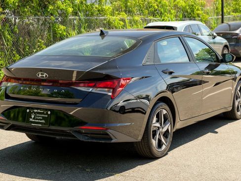 Used 2023 Hyundai Elantra SEL w/ Convenience Package FWD image 7