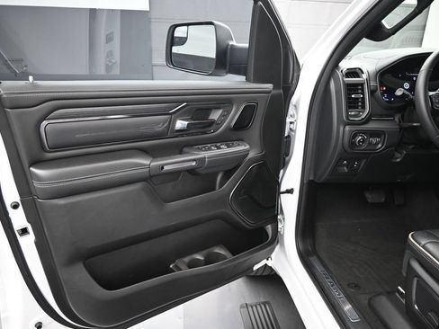 Used 2024 RAM 1500 Limited AWD/4WD image 14