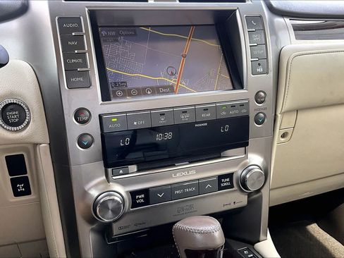 Used 2018 Lexus GX 460 Luxury w/ Preferred Accessory Package AWD/4WD image 35