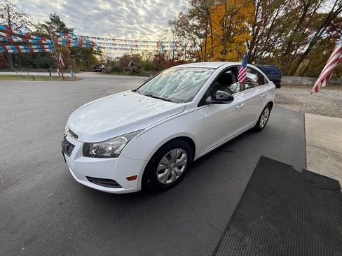 Used 2012 Chevrolet Cruze LS w/ Connectivity Package image 6