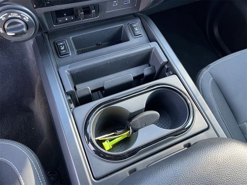 Certified 2024 Nissan Titan SV w/ SV Convenience Package image 22