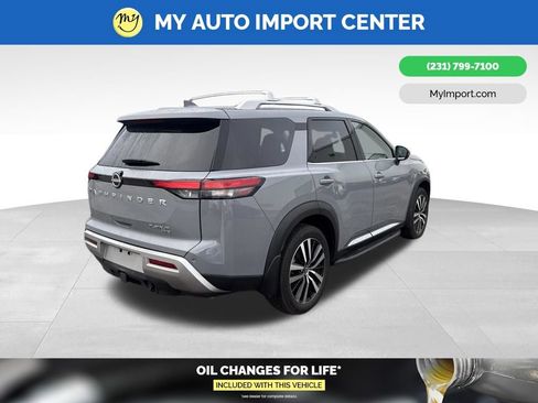 Used 2024 Nissan Pathfinder Platinum w/ Cargo Package AWD/4WD image 5