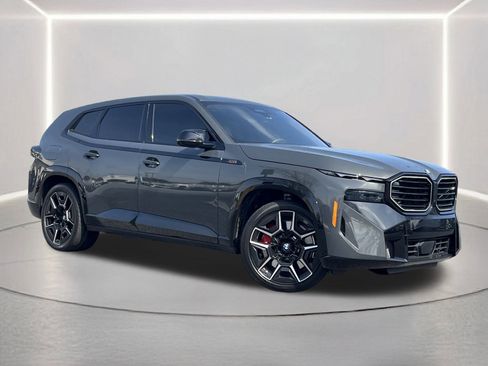Used 2025 BMW XM image 2