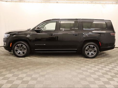 Used 2024 Jeep Wagoneer L Series II w/ Flexible Seating Group image 2