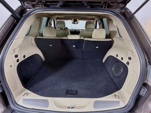 Used 2019 Jeep Grand Cherokee Limited image 19