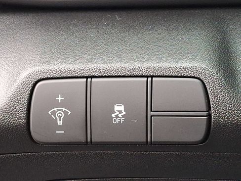 Certified 2025 Hyundai Elantra Sport image 26