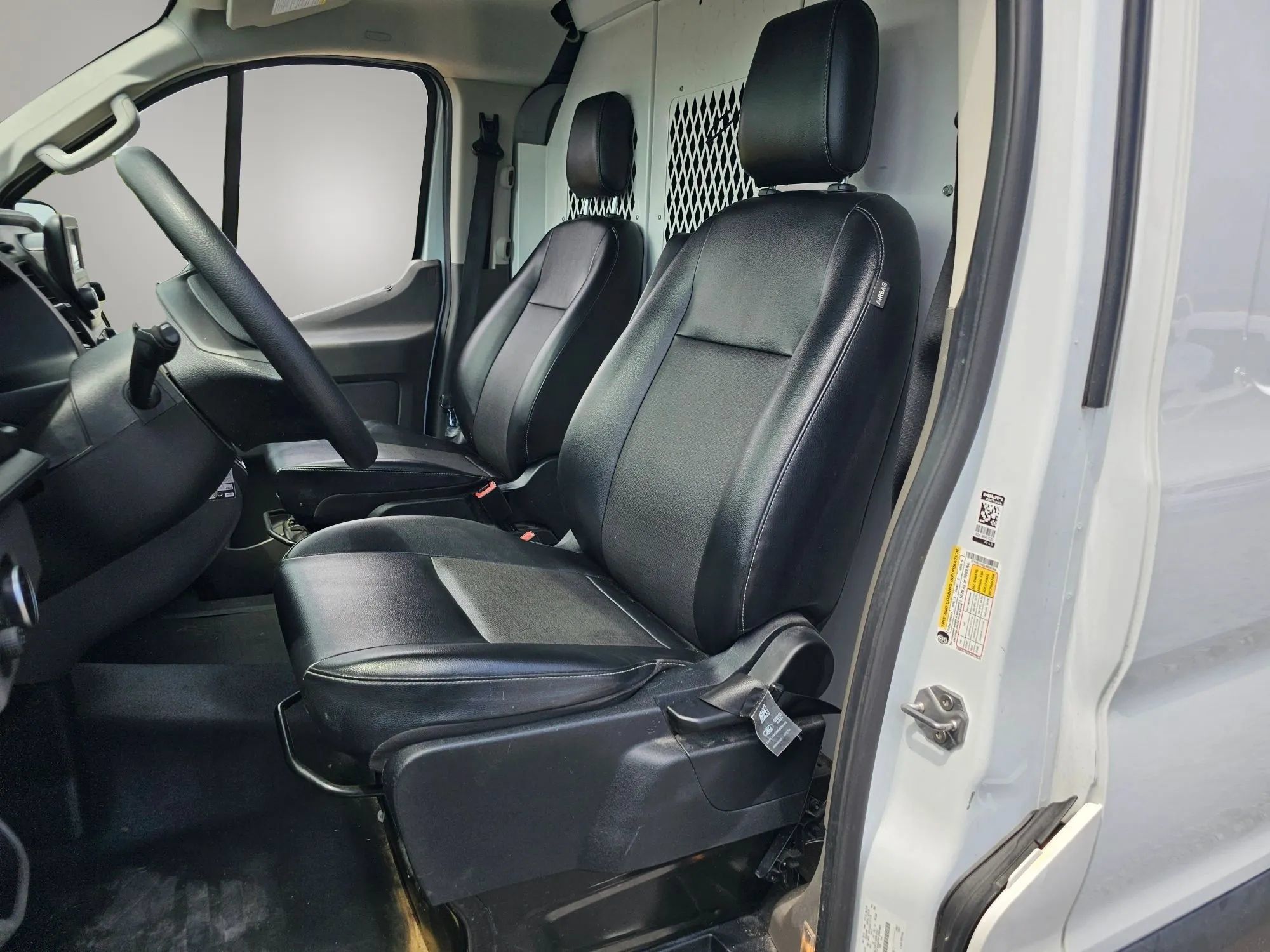 Used 2020 Ford Transit 150 Low Roof RWD image 4