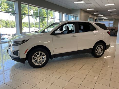 Used 2024 Chevrolet Equinox LT AWD/4WD image 4