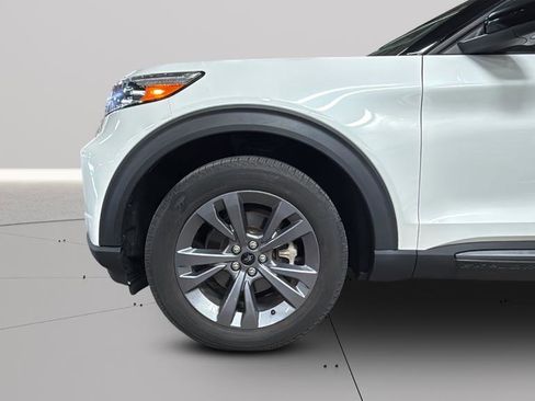 Used 2022 Ford Explorer XLT w/ Equipment Group 202A image 26