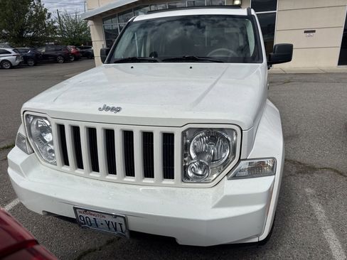 Used 2008 Jeep Liberty Sport w/ Popular Equipment Group AWD/4WD image 2