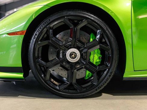 Used 2023 Lamborghini Huracan Tecnica image 30