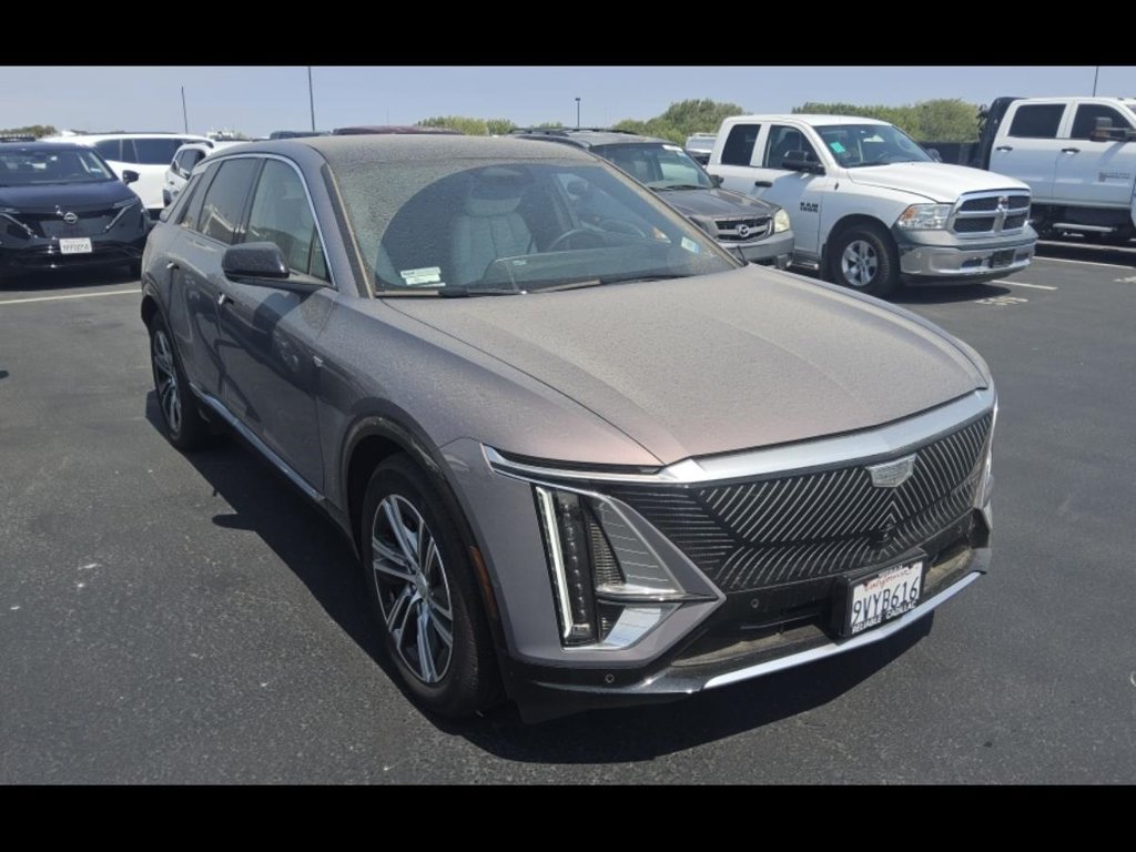 Used 2025 Cadillac Lyriq Luxury AWD/4WD image 5