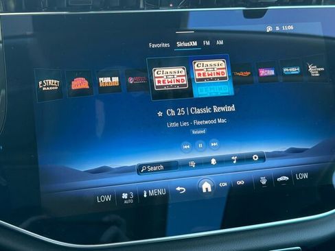 Used 2025 Mercedes-Benz E 350 Sedan image 23