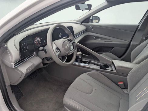 Used 2024 Hyundai Elantra SEL FWD image 25