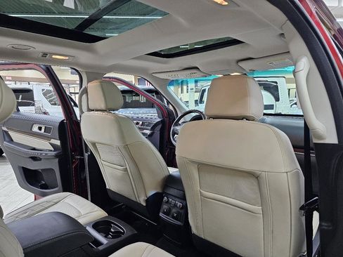 Used 2016 Ford Explorer Platinum image 26