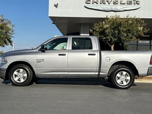 Used 2022 RAM 1500 Classic SLT image 7