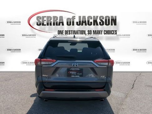 Used 2019 Toyota RAV4 XSE image 7