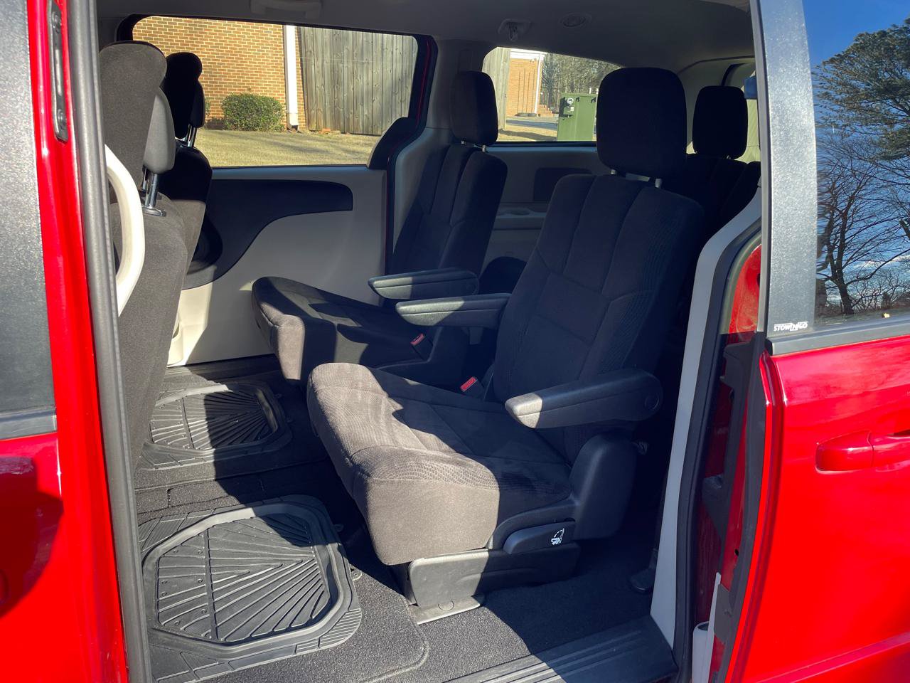 Used 2012 Dodge Grand Caravan SXT FWD image 13