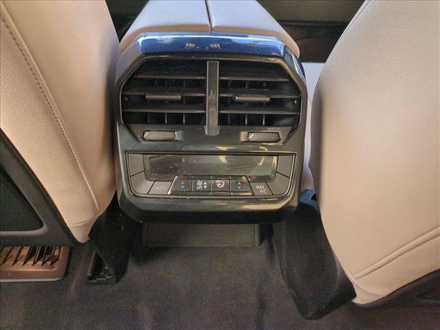 Used 2024 BMW iX xDrive50 w/ Sport Package AWD/4WD image 17