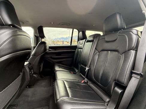 Used 2023 Jeep Grand Cherokee L Limited image 24