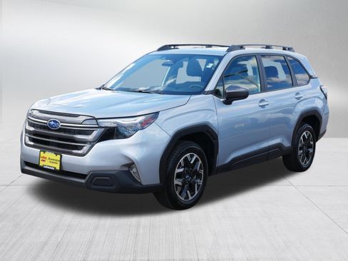 Certified 2025 Subaru Forester Premium AWD/4WD image 3