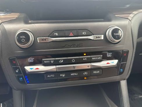 Used 2020 Ford Explorer Limited AWD/4WD image 26