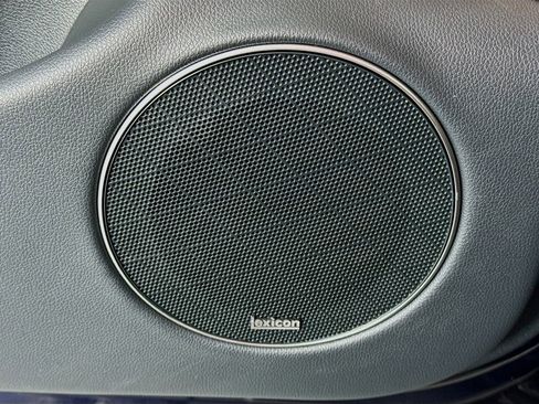 Used 2022 Genesis GV70 2.5T w/ Advanced Package image 19