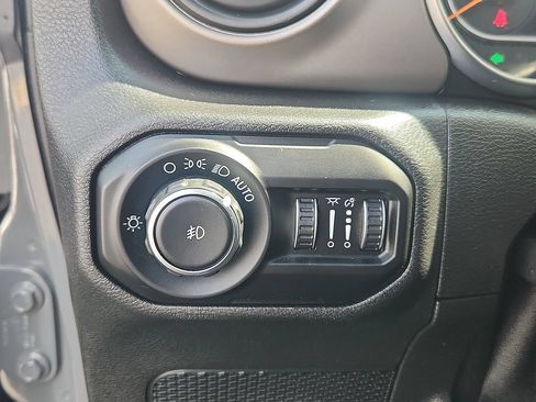 Used 2021 Jeep Wrangler Unlimited Sport AWD/4WD image 23