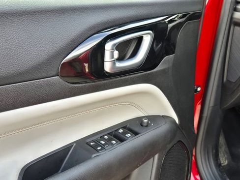 Used 2025 Jeep Compass Limited image 14