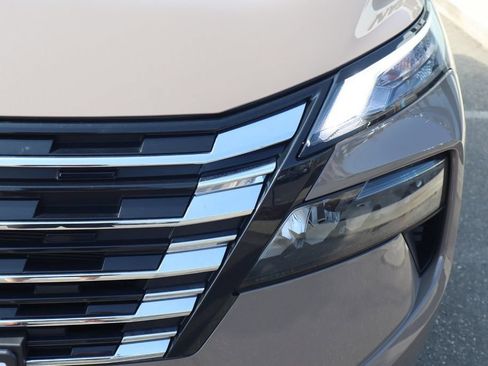 Certified 2025 Nissan Rogue SV AWD/4WD image 13