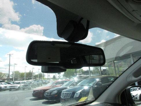 Used 2012 Chrysler Town & Country Touring-L w/ Driver Convenience Group image 62