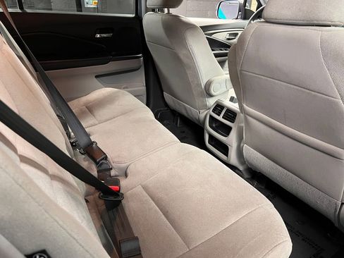 Used 2019 Honda Pilot LX image 13