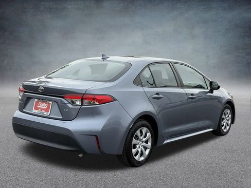 Used 2023 Toyota Corolla LE image 3