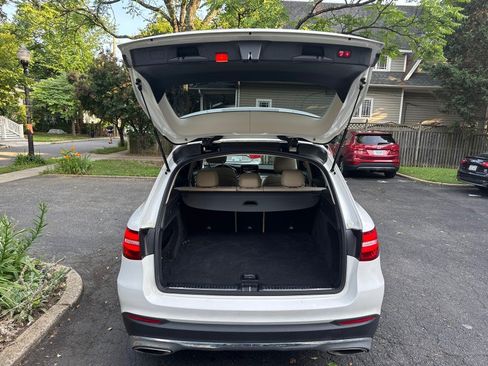 Used 2017 Mercedes-Benz GLC 300 4MATIC w/ Premium 2 Package image 34