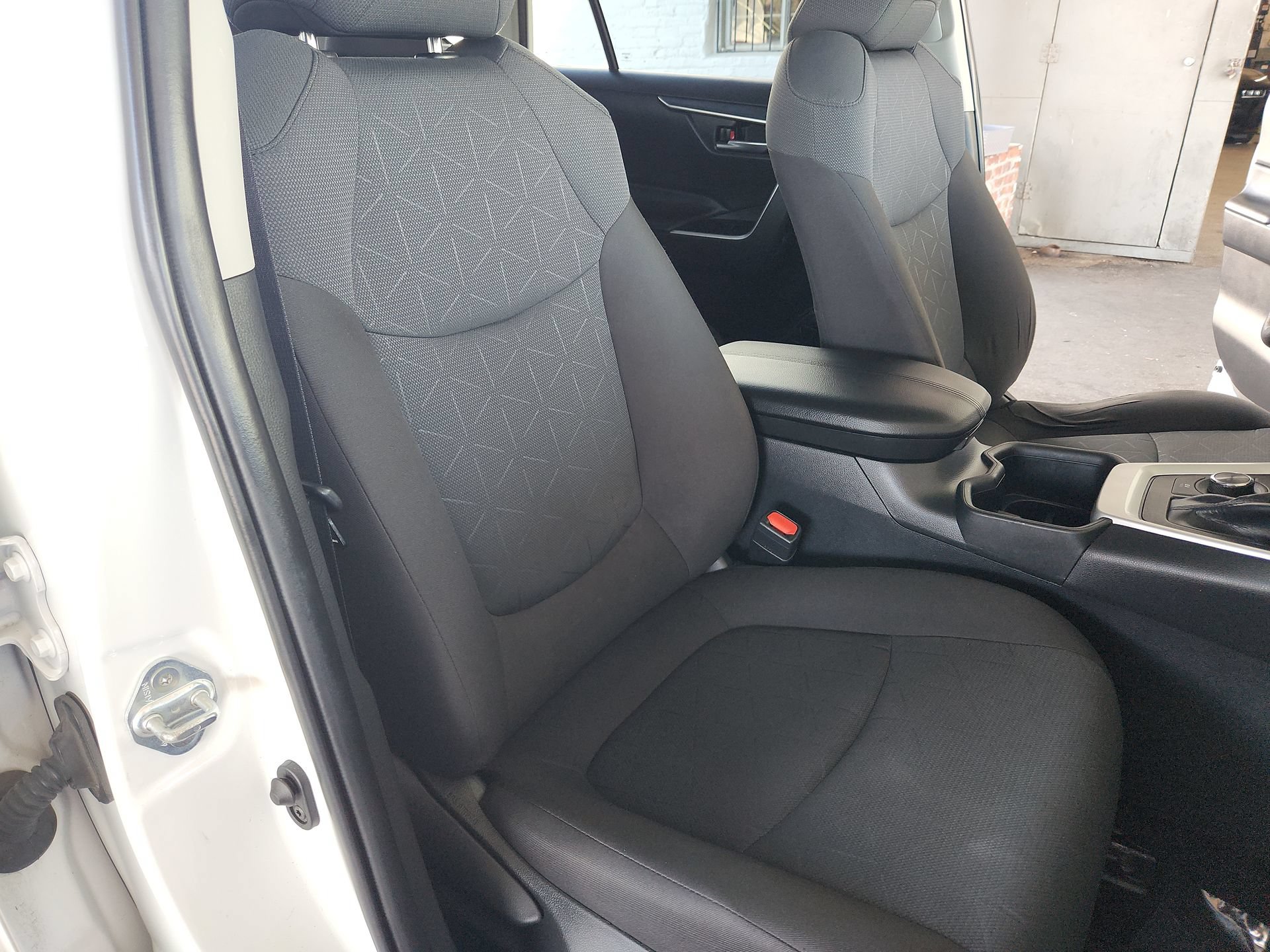 Used 2024 Toyota RAV4 XLE w/ Convenience Package AWD/4WD image 25