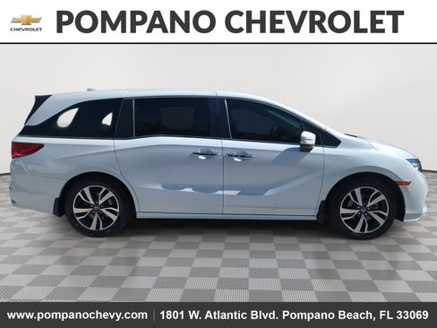 Used 2021 Honda Odyssey Touring image 2