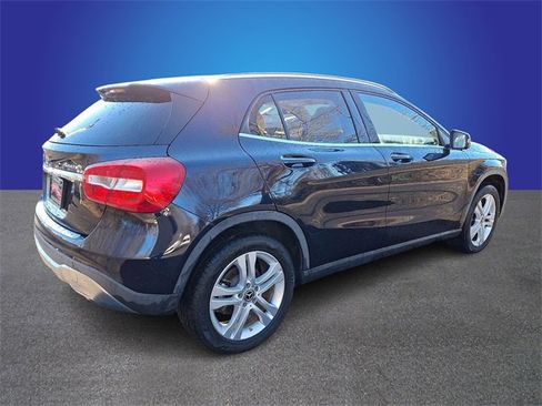 Used 2019 Mercedes-Benz GLA 250 4MATIC image 4