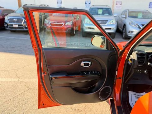 Used 2018 Kia Soul ! w/ Tech Package FWD image 18