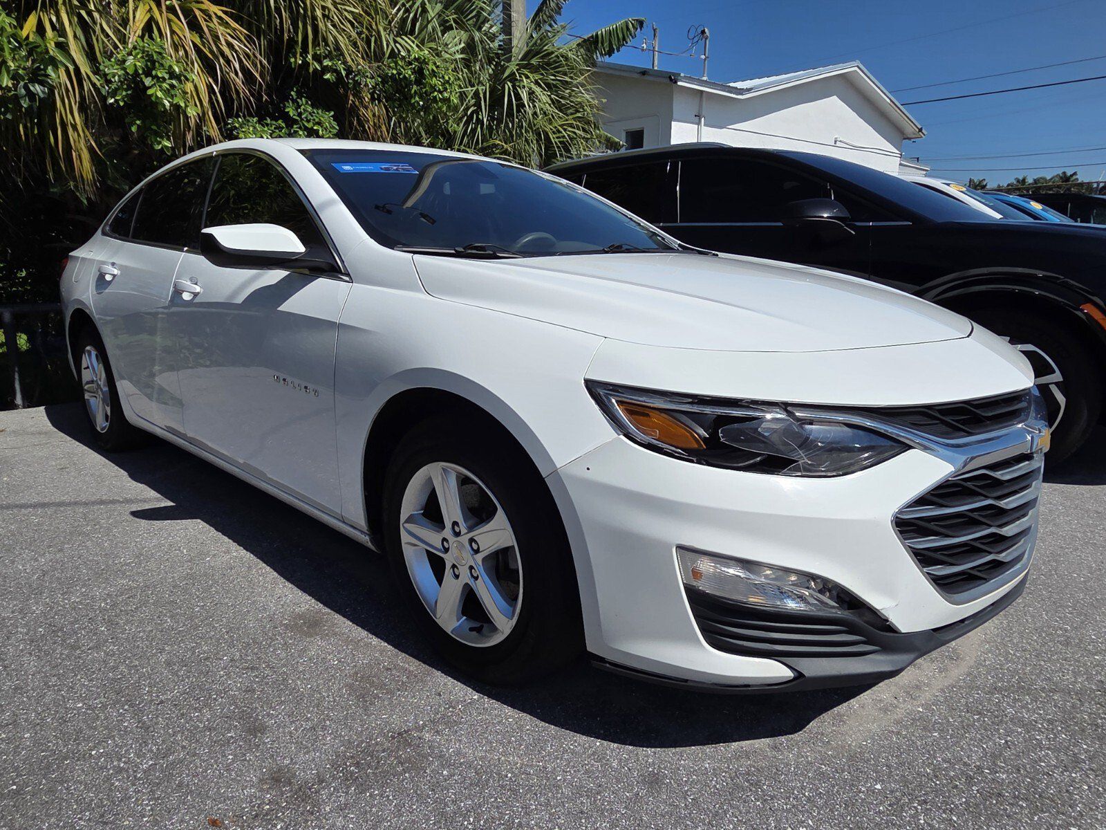 Used 2022 Chevrolet Malibu LT FWD image 2