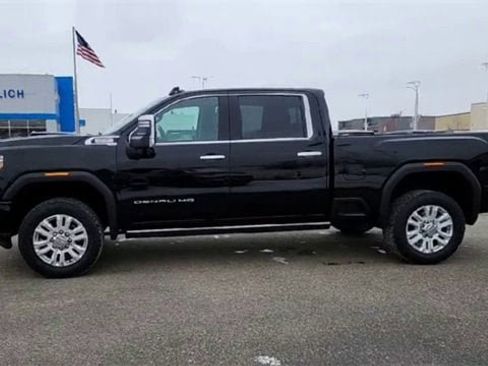 Certified 2022 GMC Sierra 3500 Denali image 5