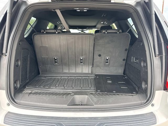 Used 2022 GMC Yukon SLT w/ SLT Premium Package RWD image 13
