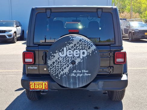 Used 2018 Jeep Wrangler Sport AWD/4WD image 5