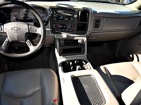 Used 2004 Chevrolet Silverado 2500 LT w/ Skid Plate Package image 14