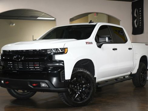 Used 2021 Chevrolet Silverado 1500 LT Trail Boss w/ Convenience Package II image 4