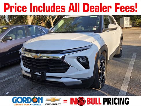 Used 2025 Chevrolet TrailBlazer LT AWD/4WD image 1