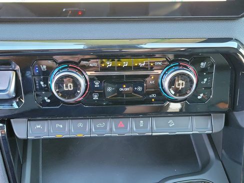 New 2026 GMC Sierra 1500 AT4 w/ AT4 Premium Package AWD/4WD image 34