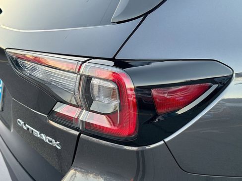 Certified 2025 Subaru Outback Limited image 38