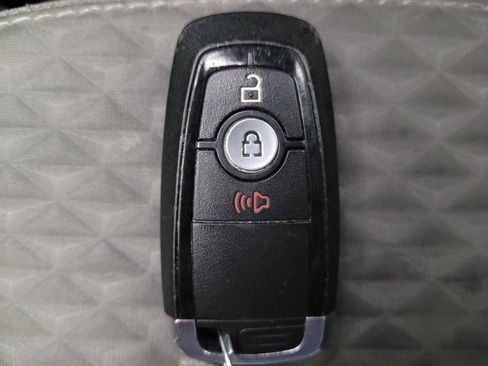 Used 2022 Ford Escape SE image 32