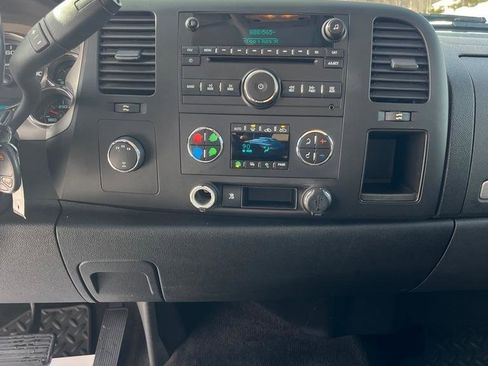 Used 2011 Chevrolet Silverado 2500 LT w/ Interior Plus Package image 10